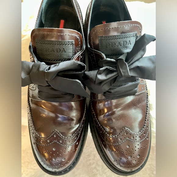 Authentic Prada women’s brogues w/ ribbon laces … Gorgeous!! - Picture 9 of 14